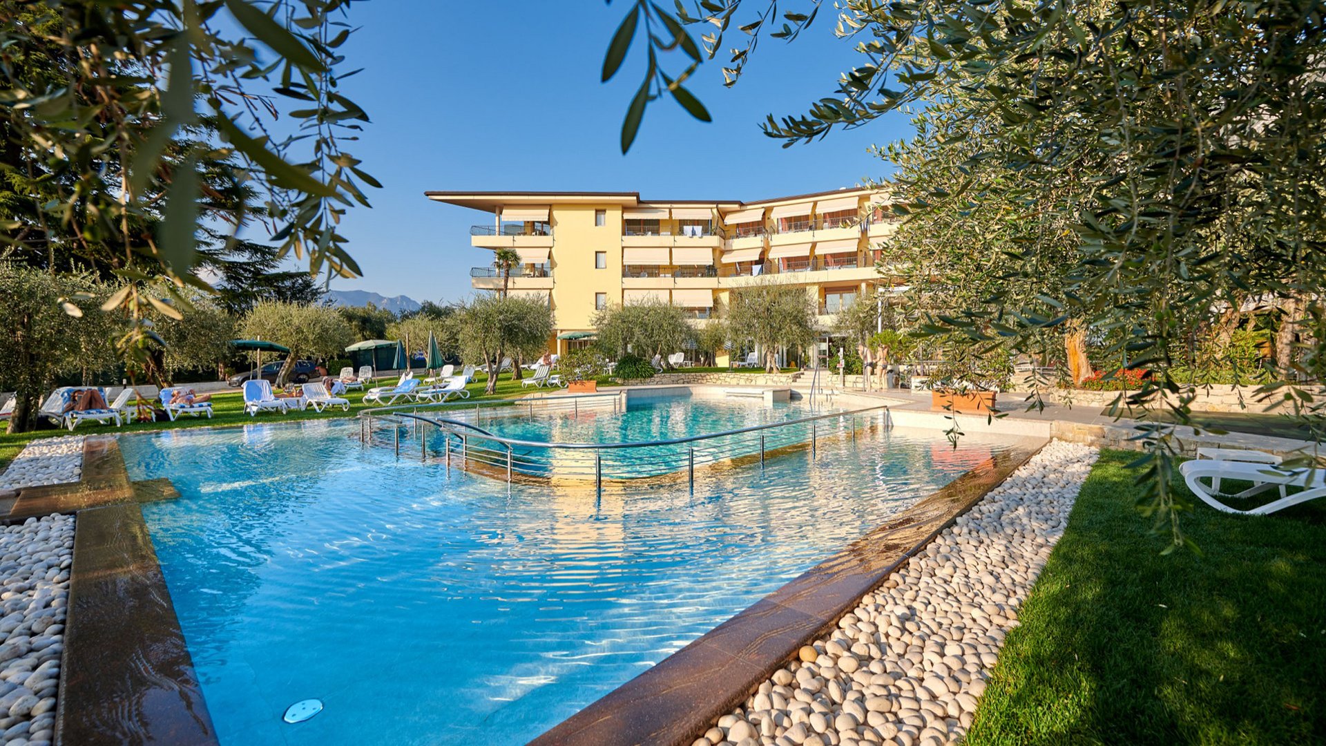 Hotel Lake Suites Baia Verde in Malcesine on Lake Garda